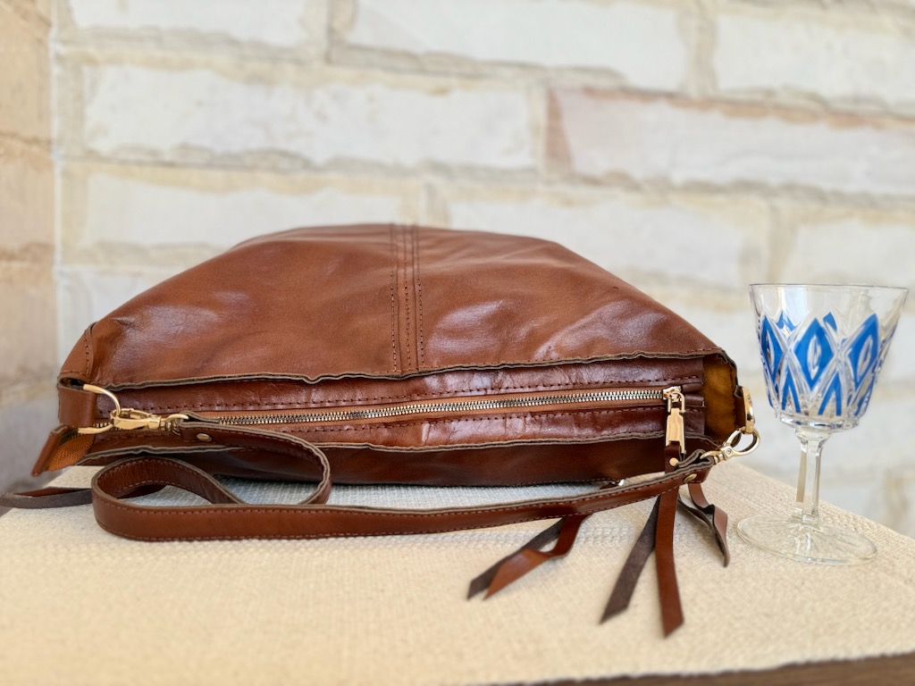 Luxury Handcrafted Genuine Leather Shoulder Bag – Elegant, Spacious & Premium Design by HANA