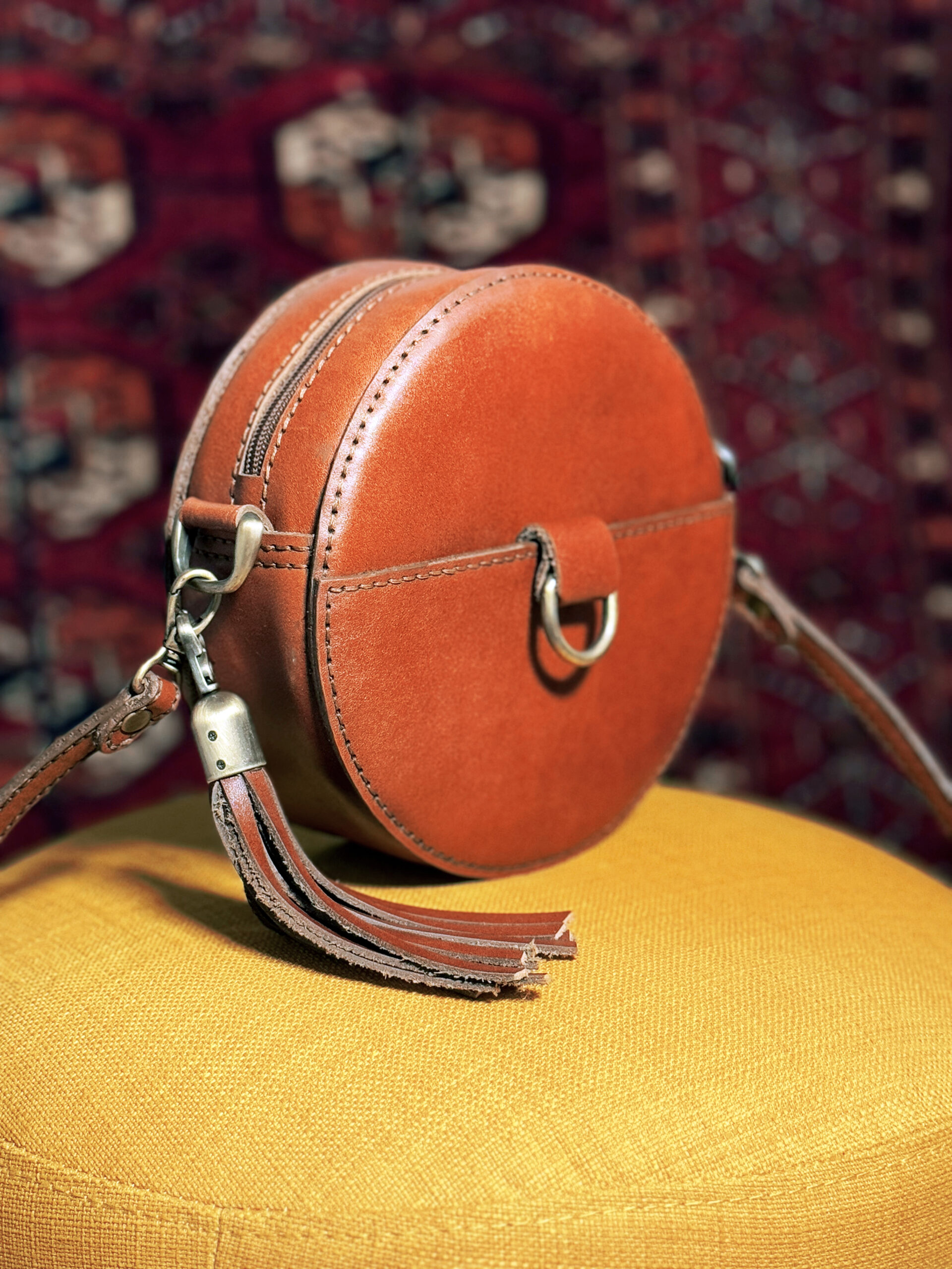 👜 Handcrafted Genuine Leather Round Crossbody Bag – Premium Quality & Unique Design | Hana GCC